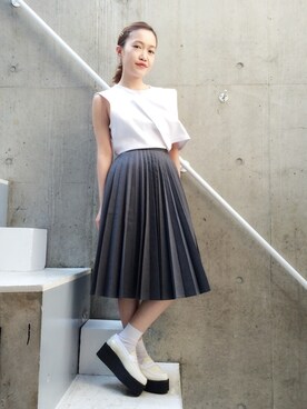 「JW Anderson（ジェイダブリューアンダーソン）のアイテム（その他シューズ）」を使った、HIROKO SEKIさん（レディース・153cm）の春コーディネート