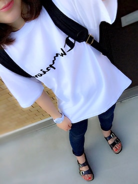 「しまむら（シマムラ）のアイテム（Tシャツ/カットソー、ホワイト系）」を使った、ａｙｕｍｉさん（レディース・161cm）の春コーディネート