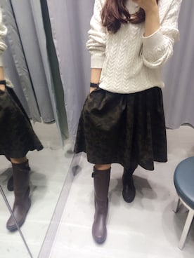 「ケーブルニット」｜「アイテム（レインシューズ）」を使った、kiさん（レディース・155cm）の秋コーディネート