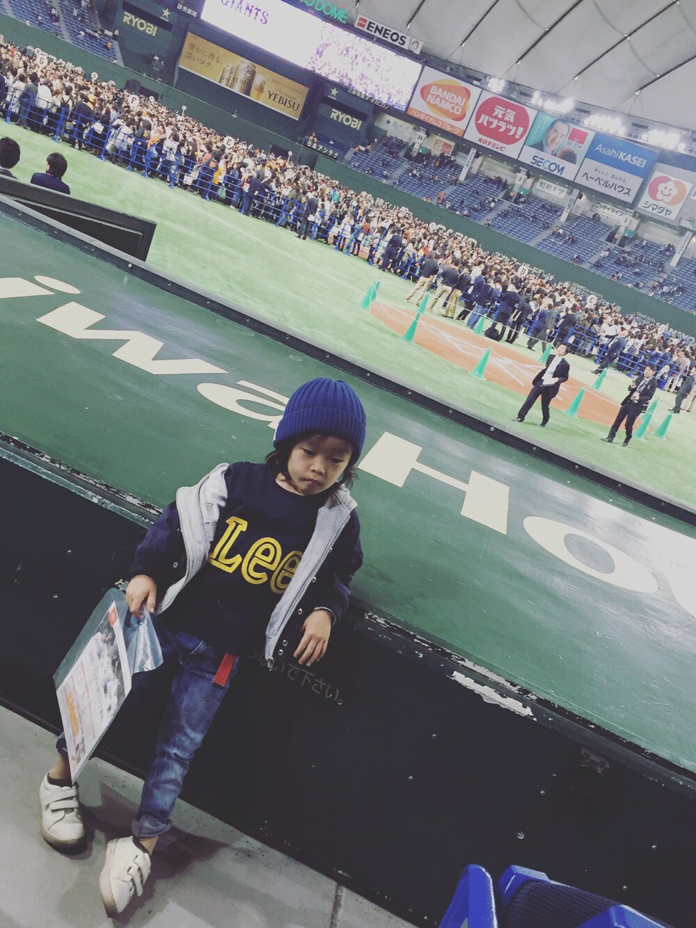 「kids、男の子、5歳」｜「Leeの【LEE】ビッグロゴサガラトレーナー（スウェット、ブルー系）」を使った、s ☆ MOMOさん（キッズ・110cm）の秋コーディネートの1枚目の写真