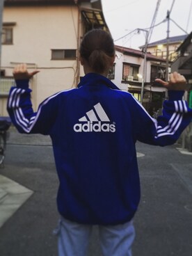 「adidas（アディダス）のアイテム（ジャケット/アウター、ブルー系）」を使った、kayooonさん（レディース・160cm）の春コーディネート