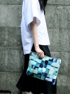 「アイテム（クラッチバッグ）」を使った、TSUNEさん（レディース・170cm・20代）の夏コーディネート