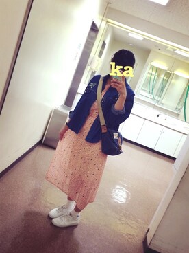 「白スニーカー」｜「アイテム（ワンピース/ドレス、ピンク系）」を使った、かもねぎさん（レディース・154cm）の夏コーディネート