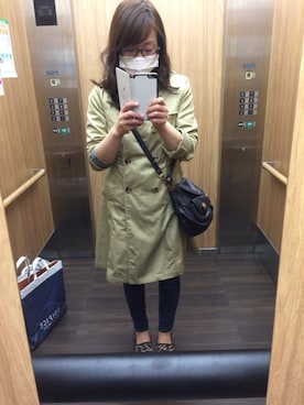 「AS KNOW AS plus（アズノゥアズプラス）のアイテム（トレンチコート）」を使った、陽さん（レディース・160cm）の秋コーディネート