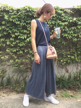 「GU（ジーユー）のアイテム（その他パンツ、ブルー系）」を使った、honey.さん（レディース・168cm）の夏コーディネート