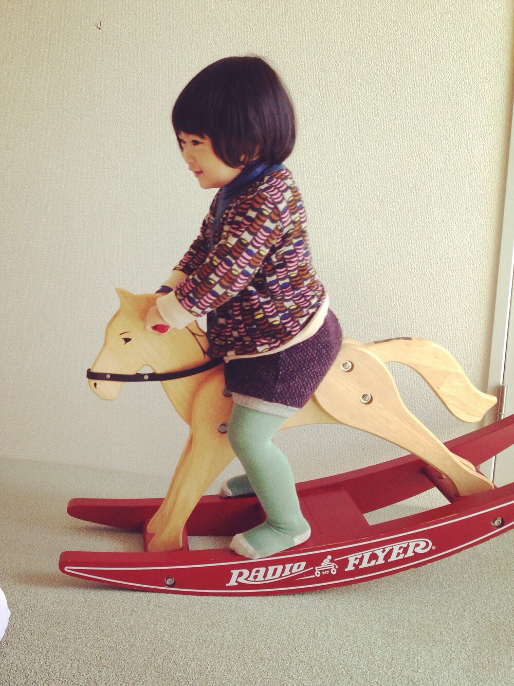「kids、minaperhonen、cokitica」｜「mina perhonen babyのアイテム（カーディガン/ボレロ、その他）」を使った、mimo  mitoさん（キッズ・90cm）の冬コーディネートの1枚目の写真