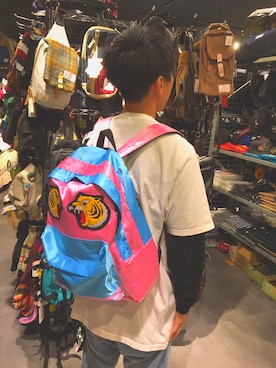 「STUSSY（ステューシー）のアイテム（Tシャツ/カットソー、ホワイト系）」を使った、ゆーだいさん（メンズ・167cm）の秋コーディネート