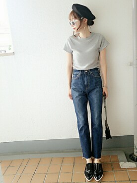 「切りっぱなしデニム」｜「アイテム（ハンチング/ベレー帽）」を使った、コマさんさん（レディース・154cm）の秋コーディネート