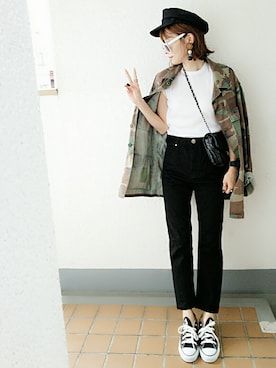 「BLACK BY MOUSSY（ブラックバイマウジー）のHUILA BLACK Denim（デニムパンツ）」を使った、コマさんさん（レディース・154cm）の秋コーディネート