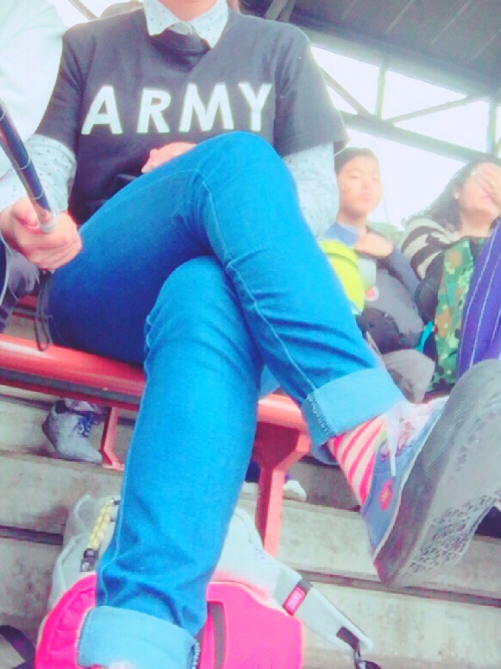 「USJ」｜「ARMY ARMYのアイテム（Tシャツ/カットソー、ブラック系）」を使った、‍ココさん（レディース・149cm）の春コーディネートの1枚目の写真