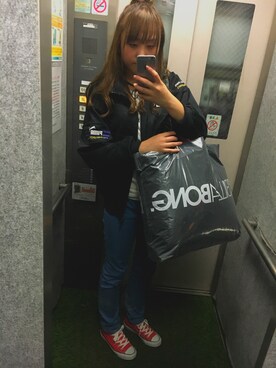 「GU（ジーユー）のアイテム（デニムパンツ、ブルー系）」を使った、きゃほたさん（レディース・168cm）の秋コーディネート