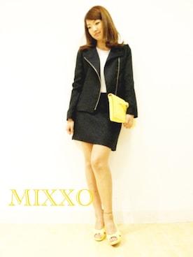 「バック（クラッチバッグ、イエロー系）」を使った、MIXXO_natsuさん（レディース・160cm）の春コーディネート