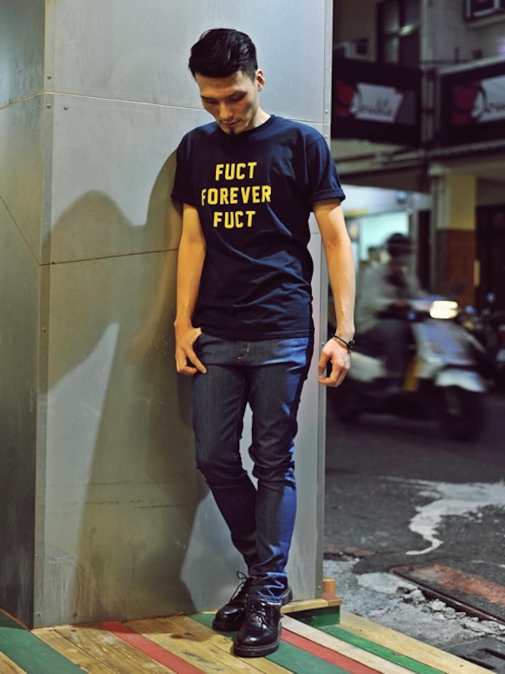 「TEE、pants、Taiwan、street、FUCT、streetwear、streetstyle、MONKEE GENES、undergarden 、 Lust Limited」｜「fuctのFUCT 2014FW FUCT FOREVER FUCT TEE（Tシャツ/カットソー、ブルー系）」を使った、UGさん（メンズ・179cm）の秋コーディネートの1枚目の写真