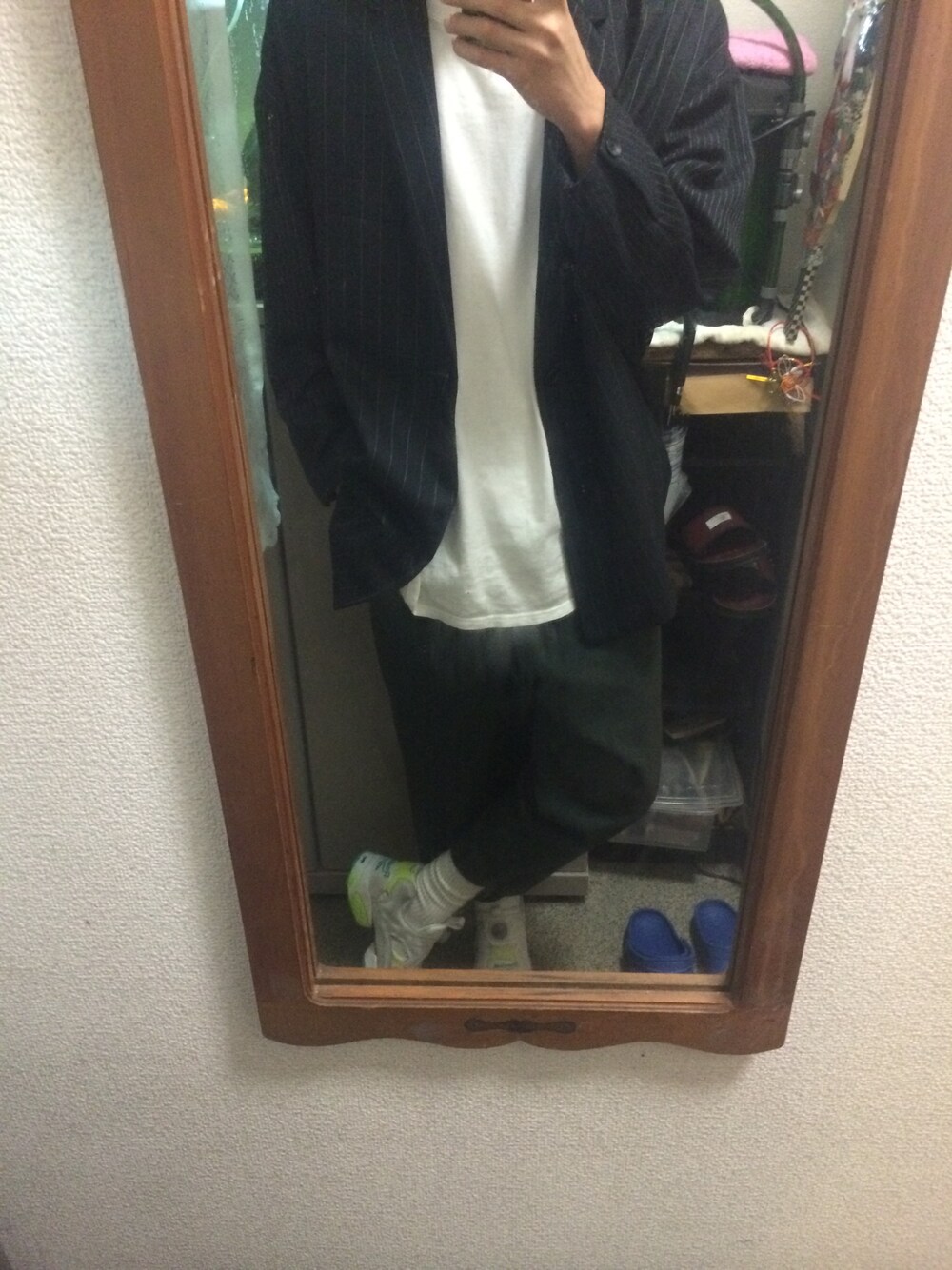 「ビックシルエット、my beautiful landlet、pompfury、HARE」｜「my beautiful landletのアイテム（テーラードジャケット、ブラック系）」を使った、あしたかしょうさん（メンズ・180cm）の冬コーディネートの1枚目の写真