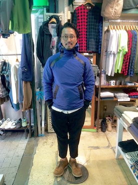 「ナリフリ」｜「アイテム（マウンテンパーカー）」を使った、粕谷さん（メンズ・180cm）の秋コーディネート