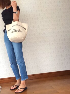 「Tシャツ×デニム」｜「アイテム（ビーチサンダル）」を使った、mana.25さん（レディース・161cm）の夏コーディネート