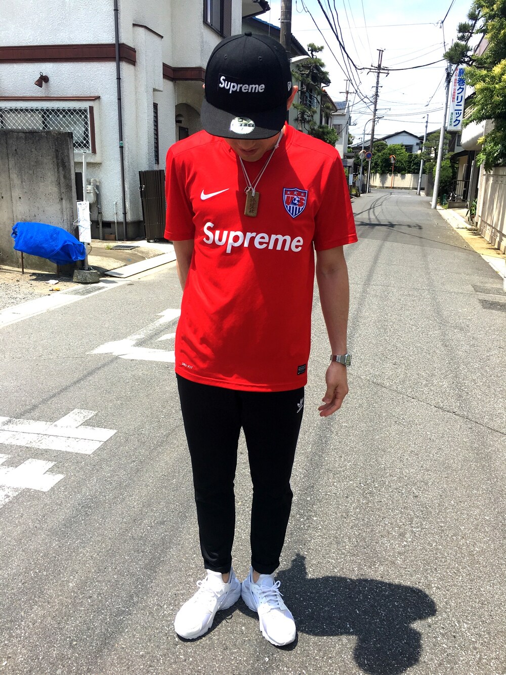 「運動、練習、supreme、adidas originals、NIKE、Harache、スポーツミックス、夏、adidas、空手」｜「Supreme のアイテム（Tシャツ/カットソー、レッド系）」を使った、itou daichiさん（メンズ・175cm）の春コーディネートの1枚目の写真