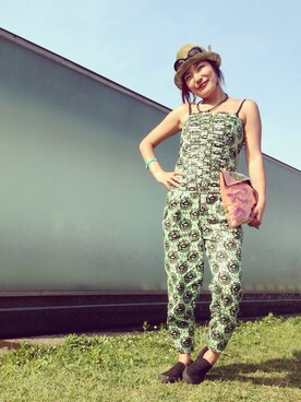 「アイテム（つなぎ/オールインワン、グリーン系）」を使った、miho lilyさん（レディース・165cm）の夏コーディネート