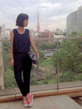 「赤コンバース」｜「アイテム（つなぎ/オールインワン）」を使った、潮田あかりさん（レディース・166cm）の夏コーディネート