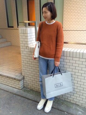 「お買い物」｜「アイテム（ハンドバッグ）」を使った、潮田あかりさん（レディース・166cm）の春コーディネート
