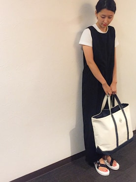 「KBF（ケイビーエフ）のアイテム（つなぎ/オールインワン）」を使った、潮田あかりさん（レディース・166cm）の夏コーディネート