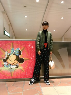「KENZO」｜「アイテム（ハンドバッグ）」を使った、潮田あかりさん（レディース・166cm）の秋コーディネート