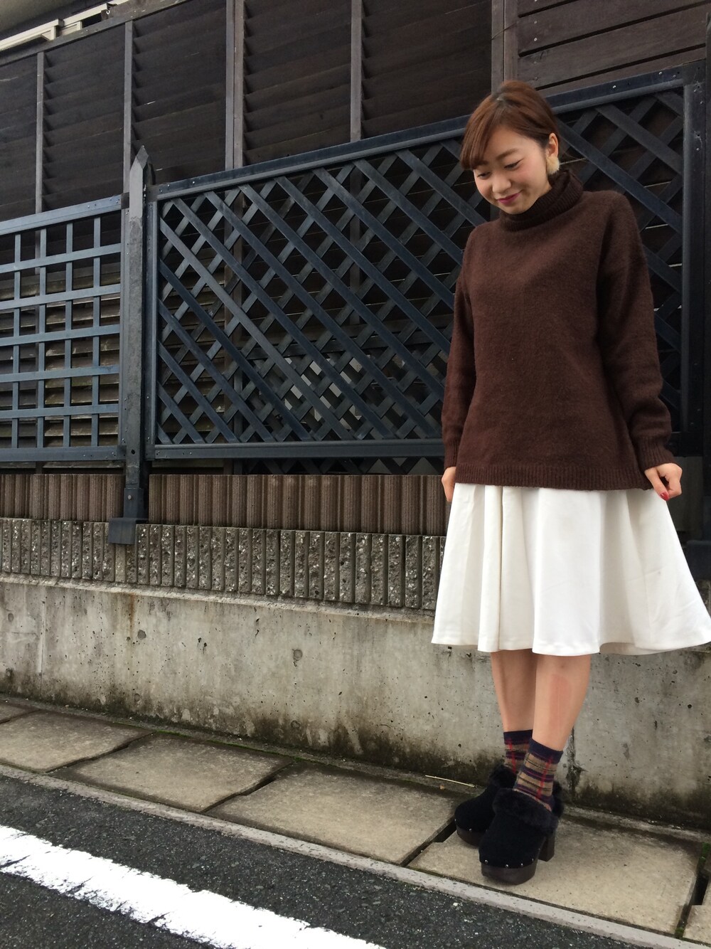 「Bershkaのアイテム（スカート、ホワイト系）」を使った、sayakaさん（レディース・150cm）の冬コーディネートの1枚目の写真