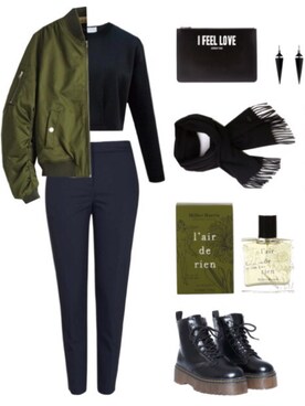 「Dr. Martens（ドクターマーチン）のアイテム（ブーツ、ブラック系）」を使った、Kyyyyyylinさん（レディース・162cm）の冬コーディネート