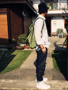 「STUSSY（ステューシー）のアイテム（アクセサリー）」を使った、Arronさん（メンズ・175cm）の冬コーディネート