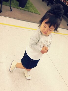 「OLD NAVY（オールドネイビー）のアイテム（Tシャツ/カットソー、ホワイト系）」を使った、Kさん（キッズ）の秋コーディネート