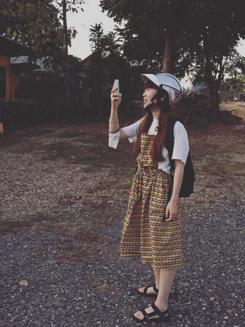 「Tevaのアイテム（サンダル、ブラック系）」を使った、HEY-baobaoさん（レディース・157cm）の秋コーディネートの1枚目の写真