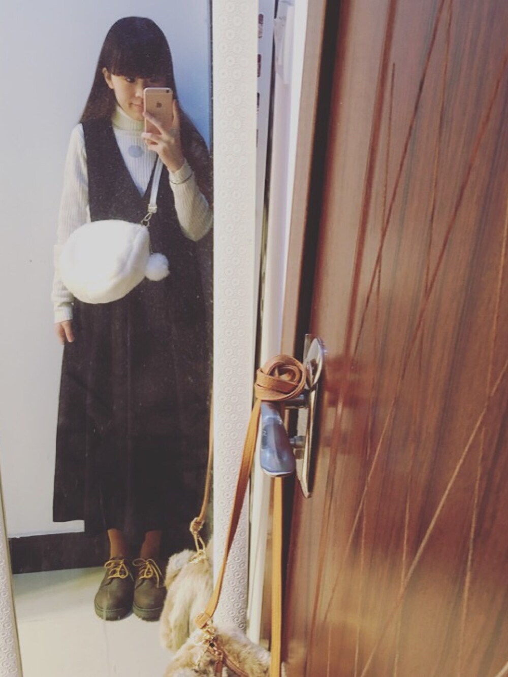「KBFのアイテム（ワンピース、ブラック系）」を使った、HEY-baobaoさん（レディース・157cm）の冬コーディネートの1枚目の写真