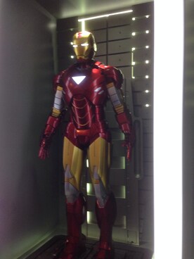 「アイテム（フィギュア、レッド系）」を使った、がーすーさん（メンズ・174cm）の秋コーディネート