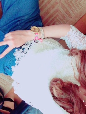 「アイテム（アナログ腕時計、ピンク系）」を使った、natukiさん（レディース・160cm）の秋コーディネート