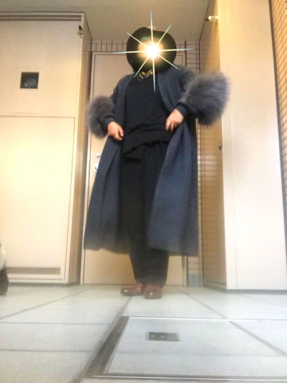 「冬コーデ、caph 可愛いパンツ、オトナカジュアル、オフィスカジュアル」｜「caphのアイテム（その他パンツ、ブラック系）」を使った、lestariさん（レディース・150cm）の冬コーディネートの1枚目の写真