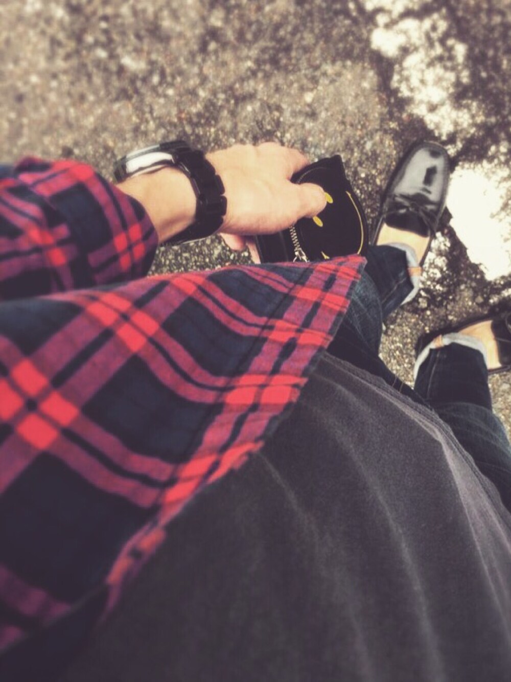 「Nudie jeans、blue、BEAMS、H&M、denim、PRADA」｜「？のアイテム（財布/小物、ブラック系）」を使った、RYUUUZVOXさん（メンズ・167cm）の秋コーディネートの1枚目の写真