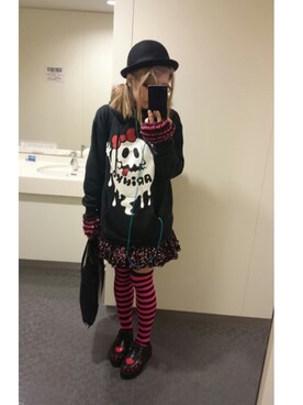 「黒×ピンク」｜「アイテム（その他シューズ）」を使った、yumi さん（レディース・157cm）の冬コーディネート