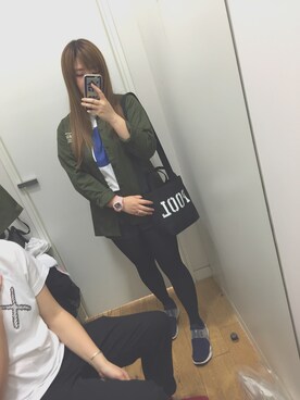 「アイテム（アナログ腕時計、ピンク系）」を使った、veeeraさん（レディース・157cm）の春コーディネート