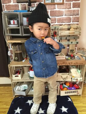 「ダンガリーシャツ」｜「アイテム（ニットキャップ/ビーニー）」を使った、ryuuuさん（キッズ・90cm）の秋コーディネート