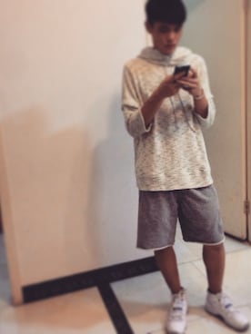 「CLOT（クロット）のアイテム（パーカー）」を使った、junf_Layさん（メンズ・175cm）の春コーディネート