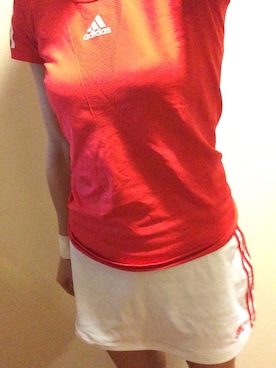 「adidas（アディダス）のアイテム（Tシャツ/カットソー、レッド系）」を使った、にぽぽさん（レディース・155cm）の冬コーディネート