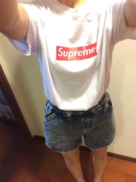 「Supreme （シュプリーム）のアイテム（Tシャツ/カットソー、ホワイト系）」を使った、にぽぽさん（レディース・155cm）の夏コーディネート