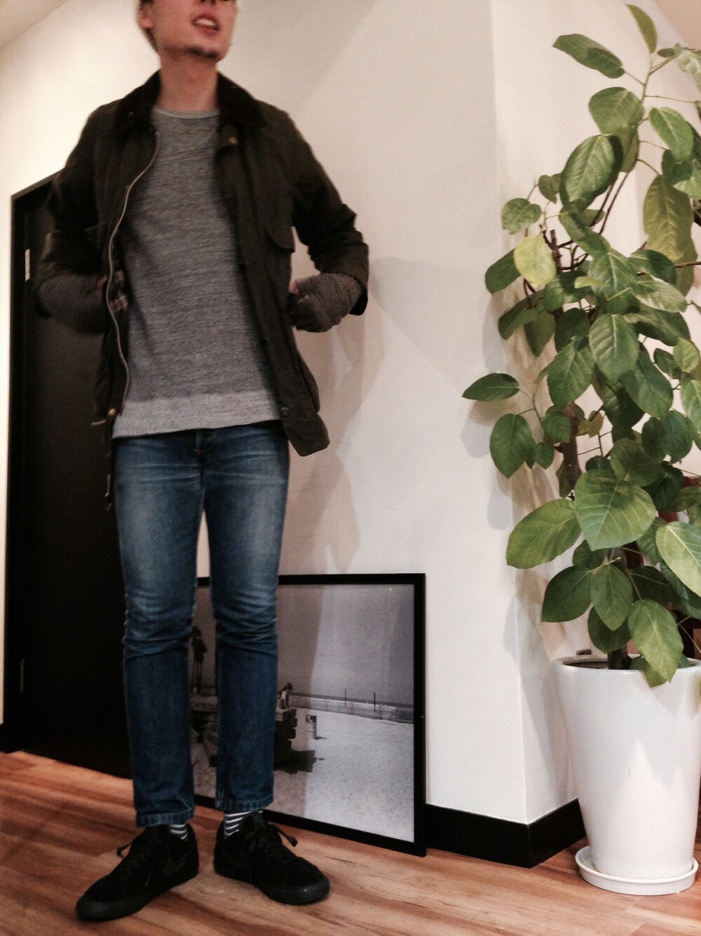 「A.P.C.、バブアー」｜「A.P.C.のa.p.c ニューキュア（デニムパンツ、ブルー系）」を使った、junya_mochizukiさん（メンズ・177cm）の秋コーディネートの1枚目の写真