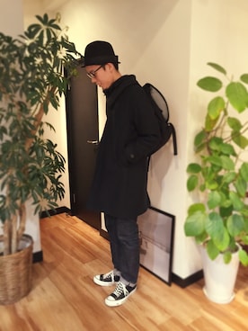 「チャックテイラー」｜「アイテム（メッセンジャーバッグ）」を使った、junya_mochizukiさん（メンズ・177cm）の冬コーディネート