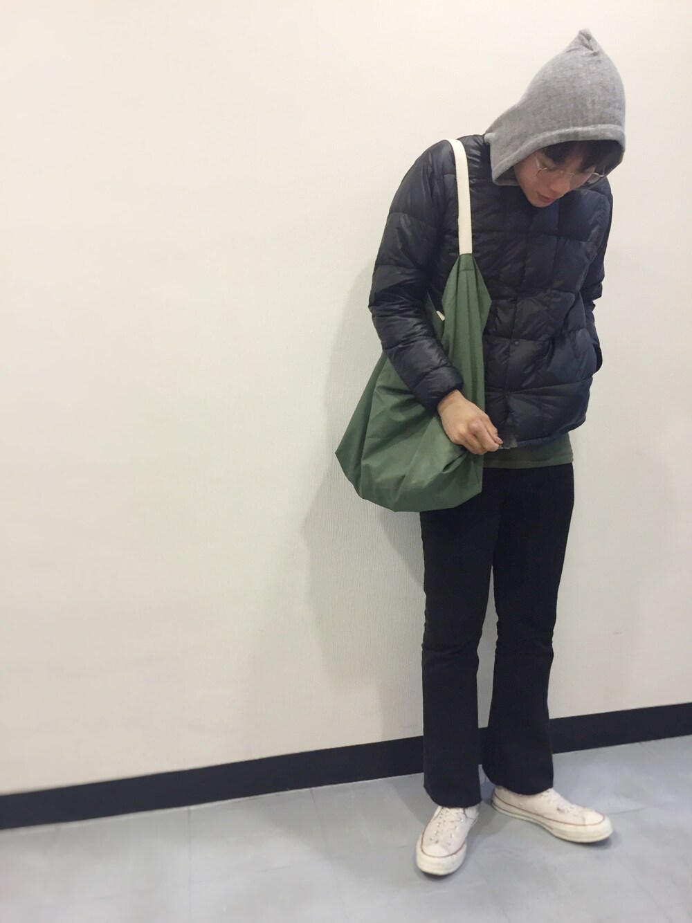 「エンジニアドガーメンツ、STABILIZER GNZ、N.HOOLYWOOD、SAVILE ROW」｜「N.HOOLYWOODのアイテム（パーカー、グレー系）」を使った、junya_mochizukiさん（メンズ・177cm）の冬コーディネートの1枚目の写真