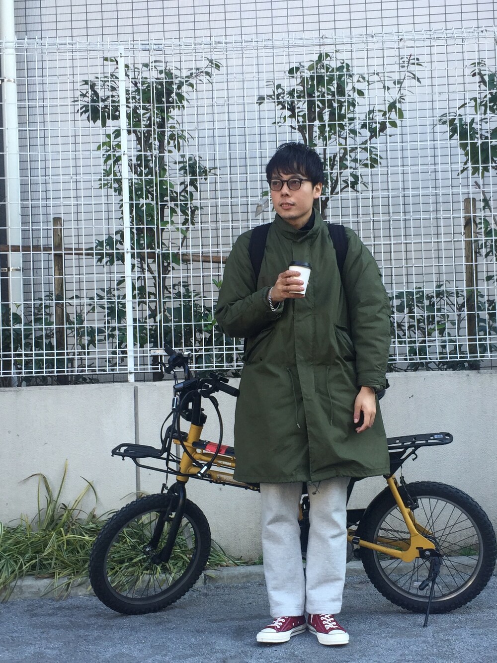 「STABILIZER GNZ、FilMelange フィルメランジェ、YELLOWSPLUS、Martin Margiela、Panasonic」｜「MILITARYのフィッシュテールパーカ（モッズコート、グリーン系）」を使った、junya_mochizukiさん（メンズ・177cm）の冬コーディネートの1枚目の写真