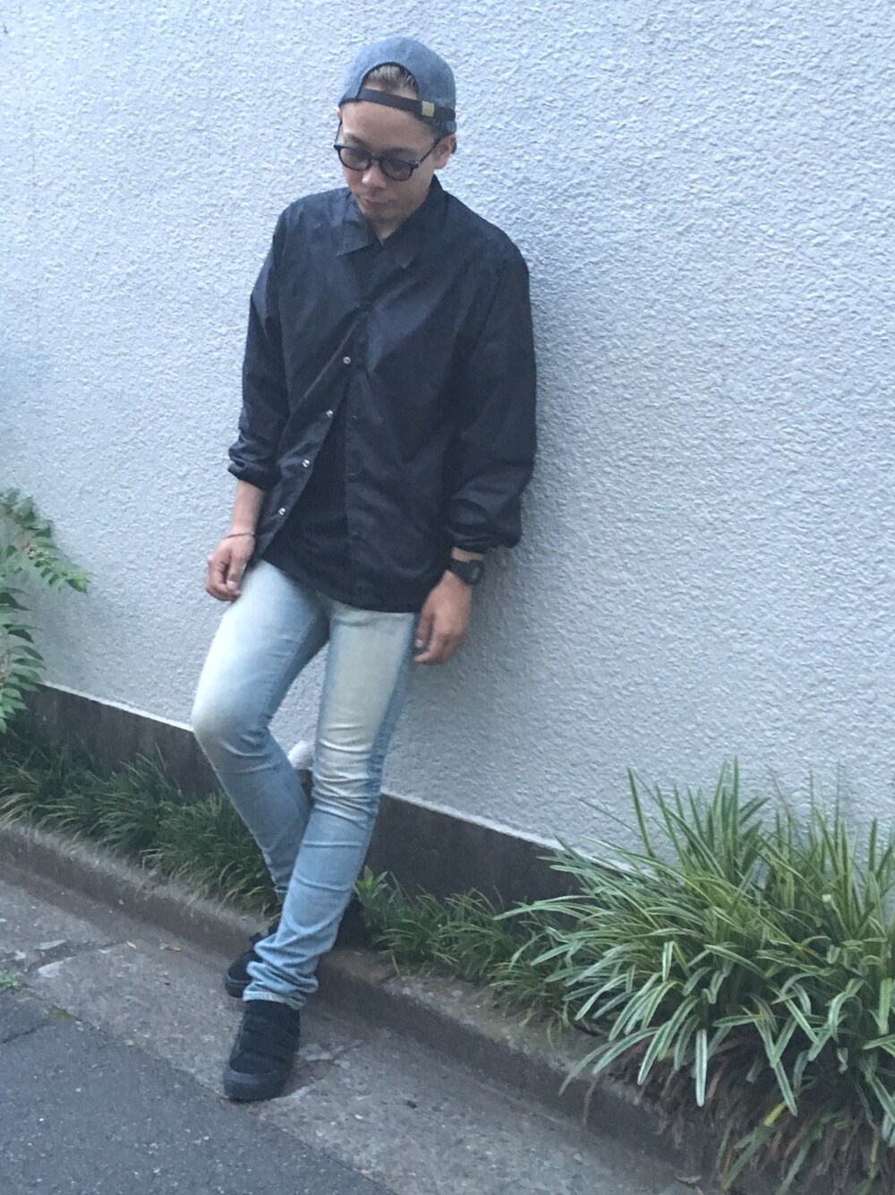 「STABILIZER GNZ、US VANS、robert geller、ウォッシュデニム、CDG」｜「COMME des GARCONSのアイテム（ナイロンジャケット、ブラック系）」を使った、junya_mochizukiさん（メンズ・177cm）の夏コーディネートの1枚目の写真