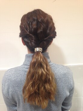 「アイテム（ヘアゴム）」を使った、T&E Officialさん（レディース・160cm）の冬コーディネート