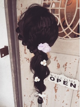 「アイテム（ヘアアクセサリー）」を使った、T&E Officialさん（レディース・160cm）の春コーディネート