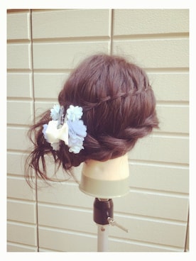 「アイテム（ヘアアクセサリー）」を使った、T&E Officialさん（レディース・160cm）の春コーディネート